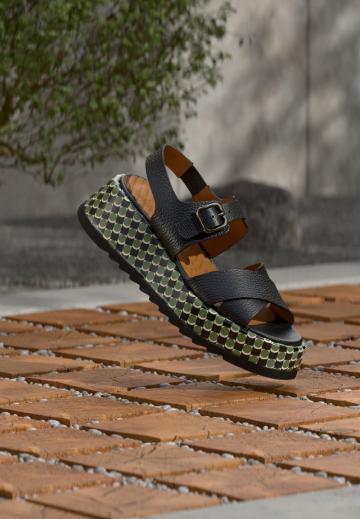 Босоножки на платформе