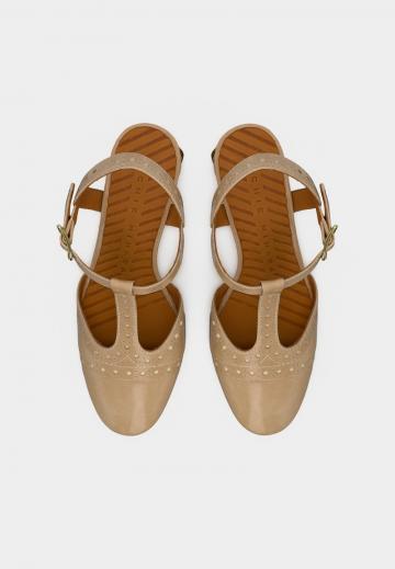 Туфли на высоком каблуке