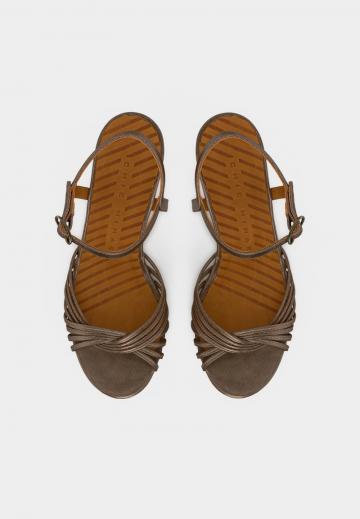 Босоножки на платформе