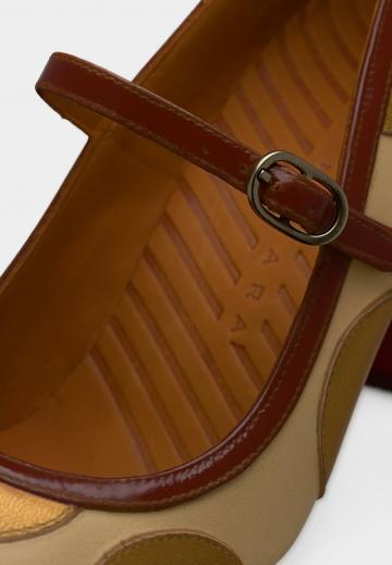 Туфли на высоком каблуке