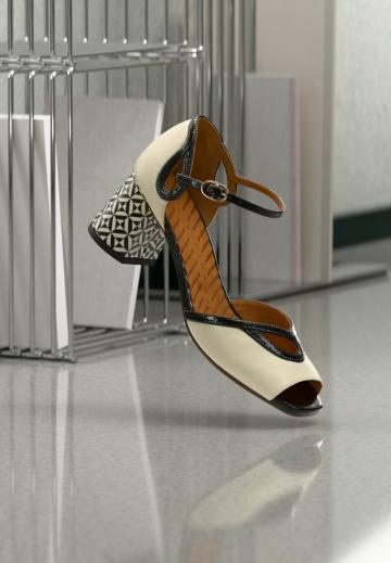 Туфли с открытым носом