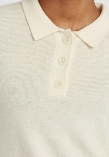 Пуловер с воротником поло