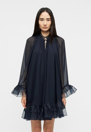 Короткое платье