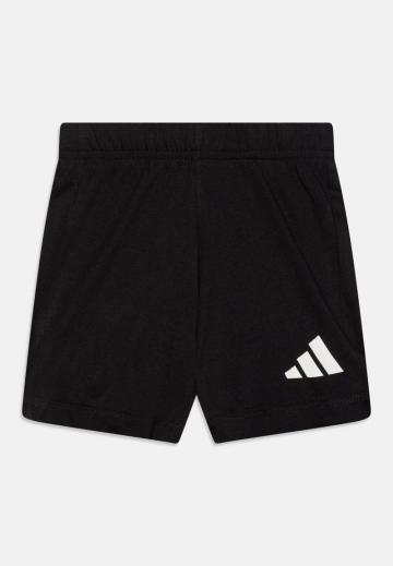 Спортивные шорты