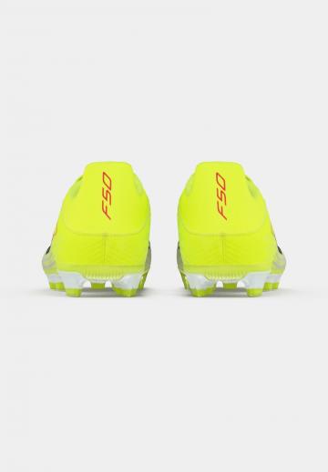 Футбольные бутсы