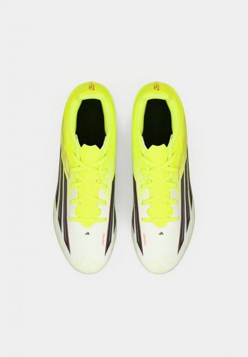 Футбольные бутсы