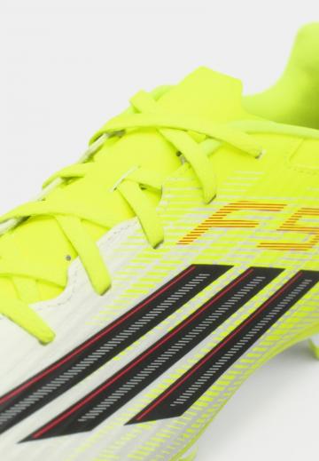 Футбольные бутсы