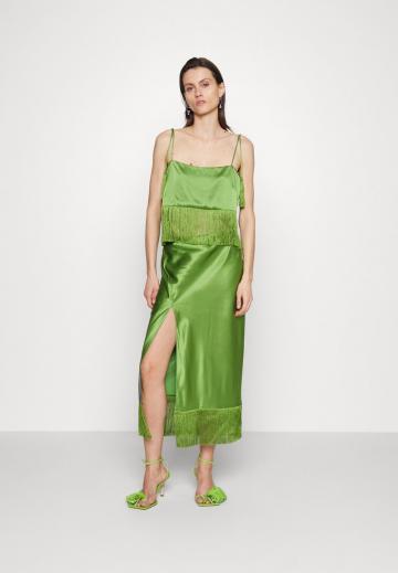 Топ на бретельках