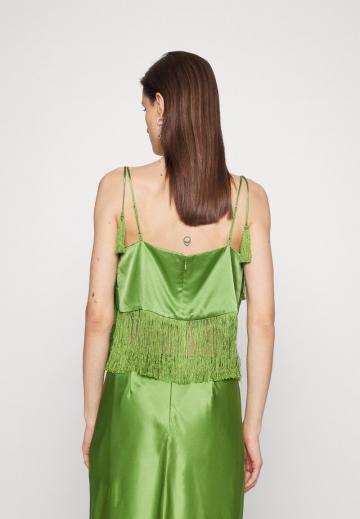 Топ на бретельках