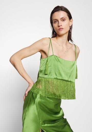 Топ на бретельках