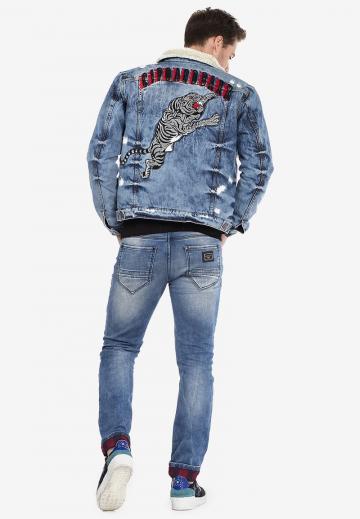 Узкие джинсы