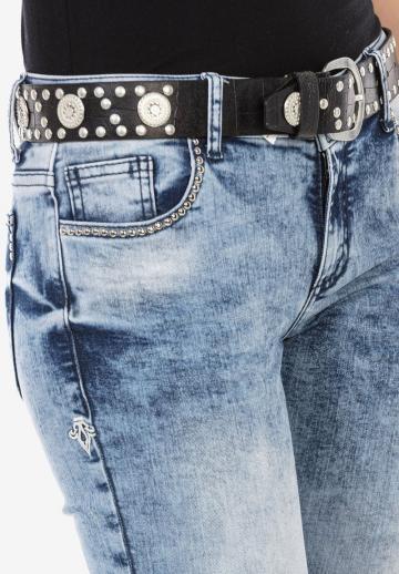 Узкие джинсы