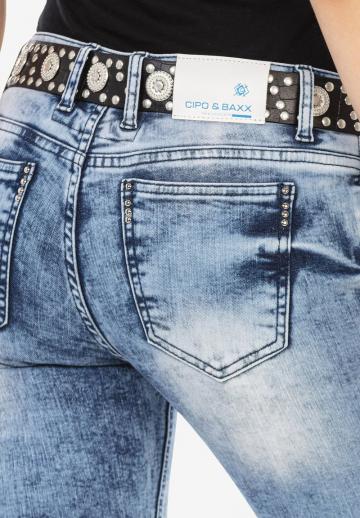 Узкие джинсы