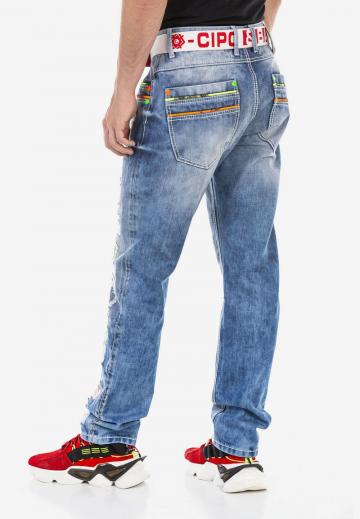 Прямые джинсы