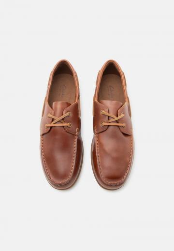 Ботинки на шнуровке