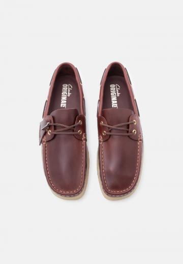 Ботинки на шнуровке