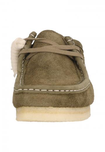 Ботинки на шнуровке