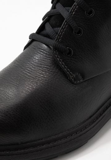 Ботинки на шнуровке
