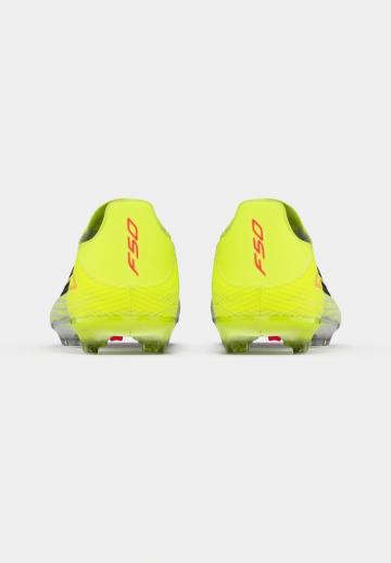 Футбольные бутсы