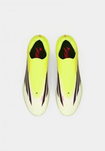 Футбольные бутсы