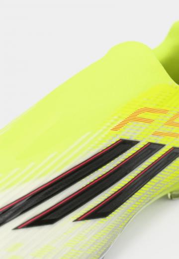 Футбольные бутсы