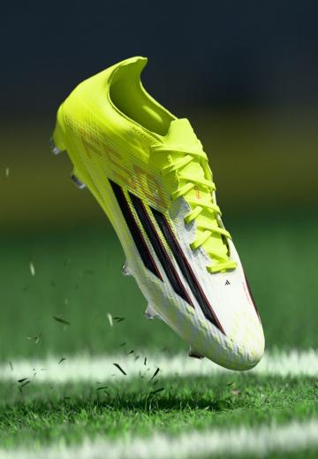 Футбольные бутсы