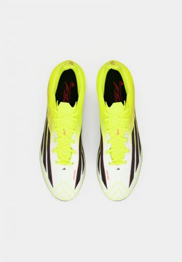 Футбольные бутсы