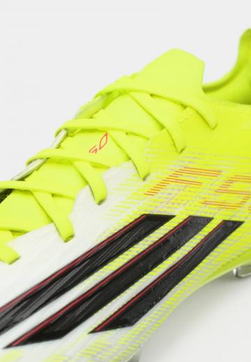 Футбольные бутсы