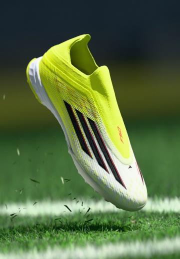 Футбольные бутсы