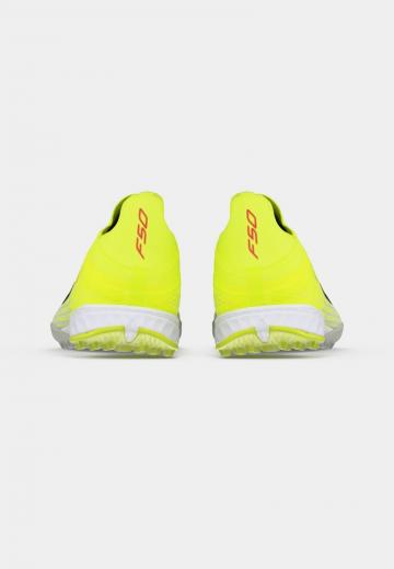 Футбольные бутсы