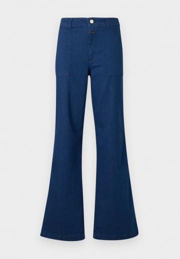 Клешеные джинсы