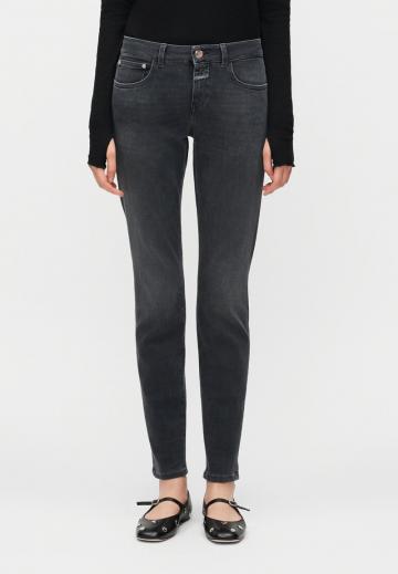 Узкие джинсы