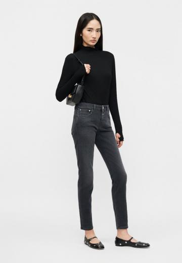 Узкие джинсы
