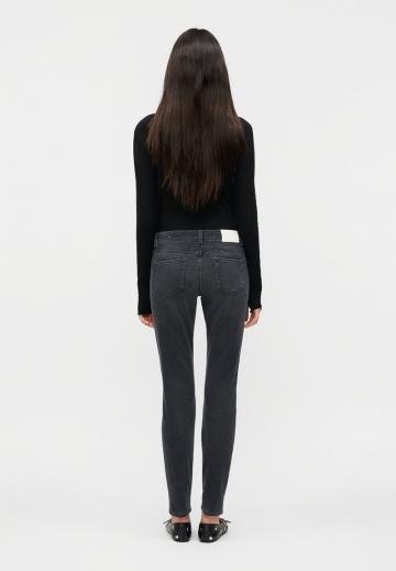 Узкие джинсы