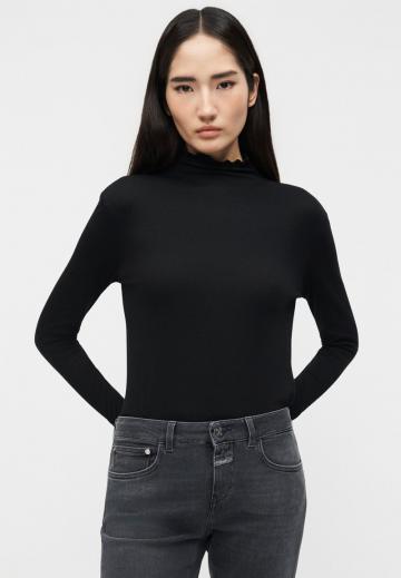 Узкие джинсы