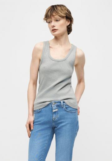 Короткие джинсы