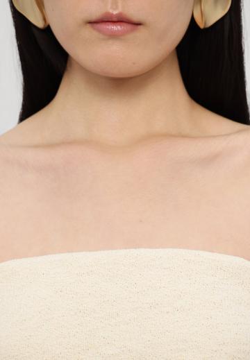 Топ без бретелек