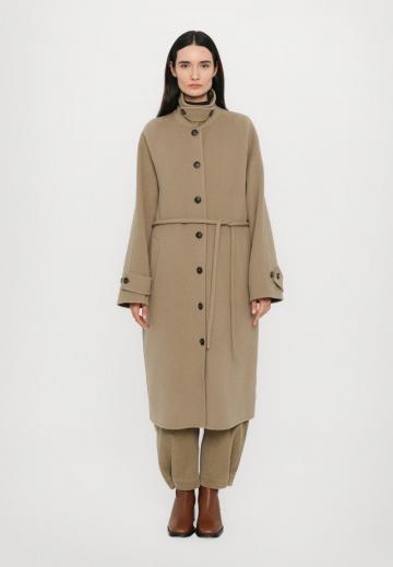 Шерстяное пальто