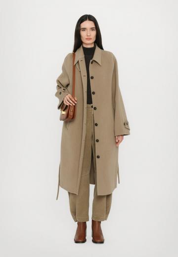 Шерстяное пальто