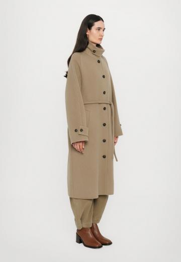 Шерстяное пальто