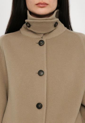 Шерстяное пальто