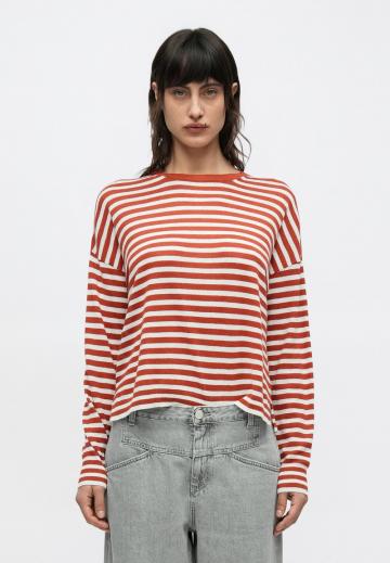 Пуловер в полоску