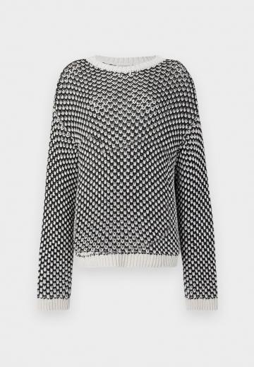 Длинный пуловер