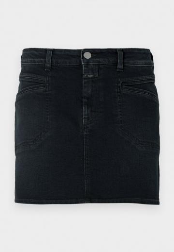 Юбка с накладными карманами