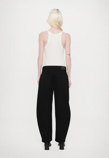 Джинсы бойфренда