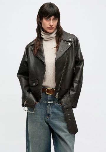 Короткие джинсы