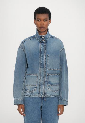 Джинсовая куртка