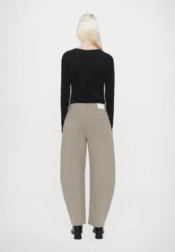 Джинсы бойфренда