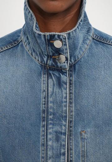 Джинсовая куртка