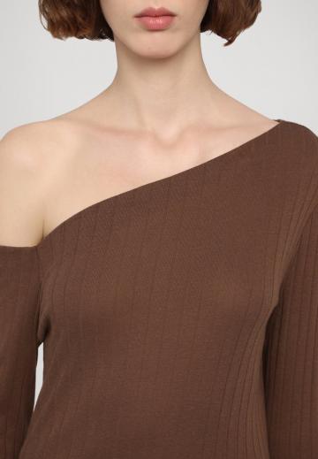 Топ на одно плечо